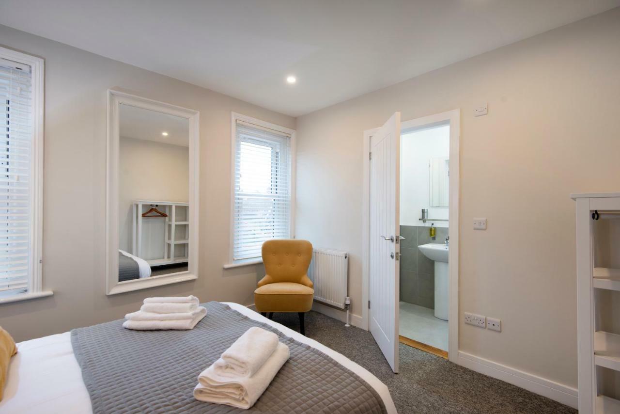 Flat D - Modern, Top Floor, 2 Bedroom, 2 Bathroom Apartment In Central Southsea, Portsmouth Eksteriør bilde